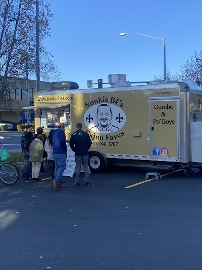 Nonkie Bé's Cajun Faves food truck in Anchorage