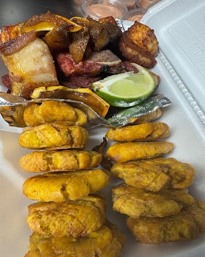 La Chercha Fritura food truck in Lancaster