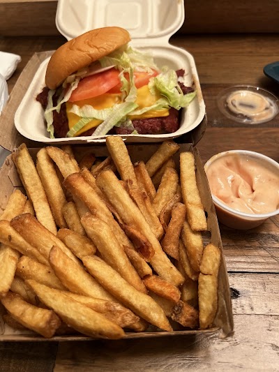 Cholms Burger food truck in Bozeman