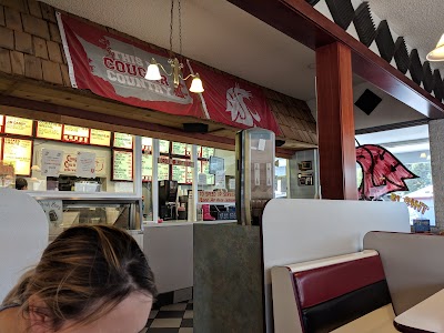 Cougar Country Drive In food truck in Pullman