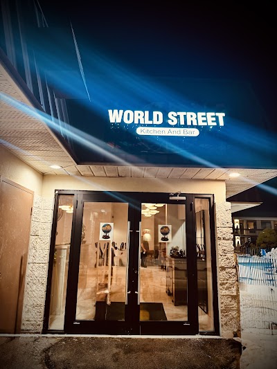 World Street Kitchen and Bar food truck in Niagara Falls