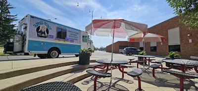 Poppa's Place food truck in Minot