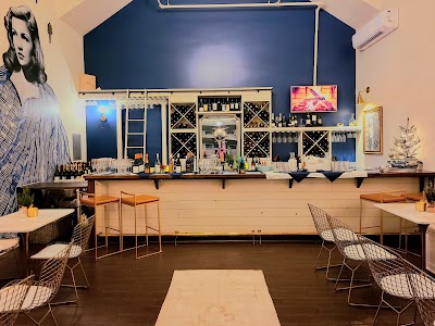 The Tiny Bar food truck in Auburn