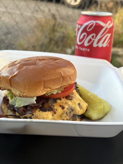 Willy B’s Grill food truck in Boone