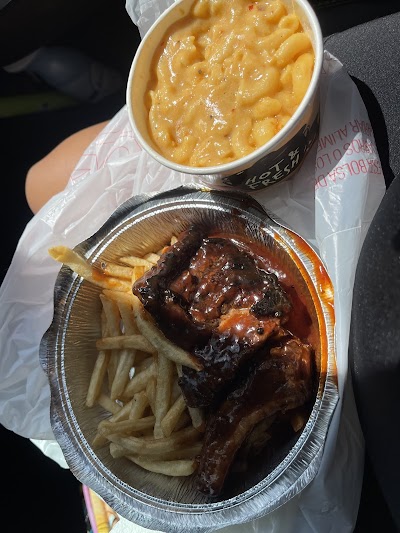BBQ & Sunshine Food Truck food truck in Niagara Falls