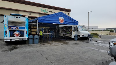 Mariscos & Birria El Prieto food truck