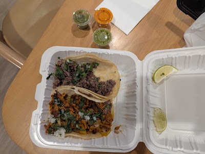 Aguila Y Sol food truck in Spokane
